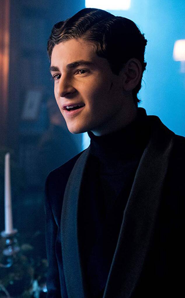 rs_634x1024-190531145141-634-David_Mazouz-batman.jpg