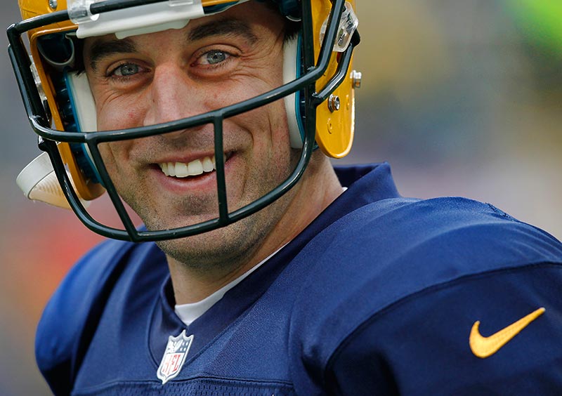 24-Aaron-Rodgers-eyes-smile.jpg