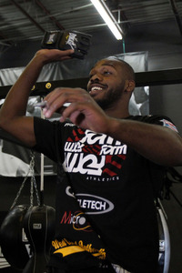 11_ufc135_open_workouts_large.jpg